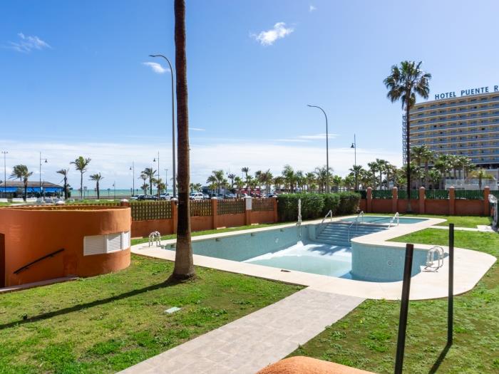 BlueWave Beach Retreat