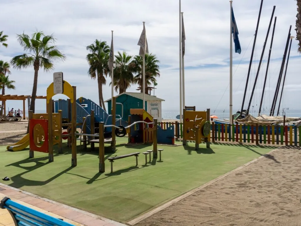 huéspedes apartamentos turísticos málaga